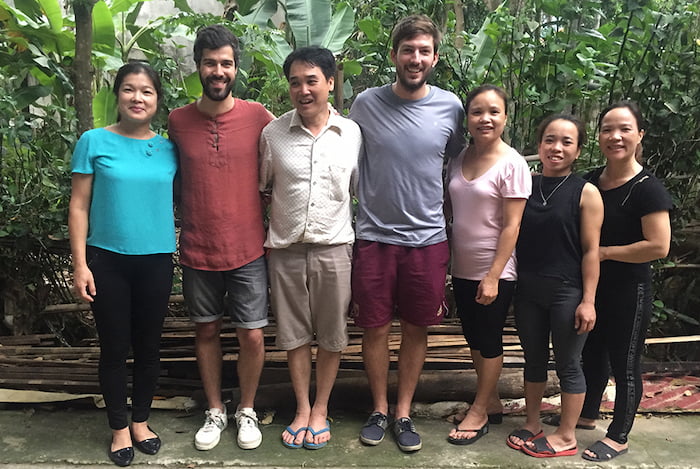 Kévin & Ronan, founders of N'go, with the Vietnamese craftswomen