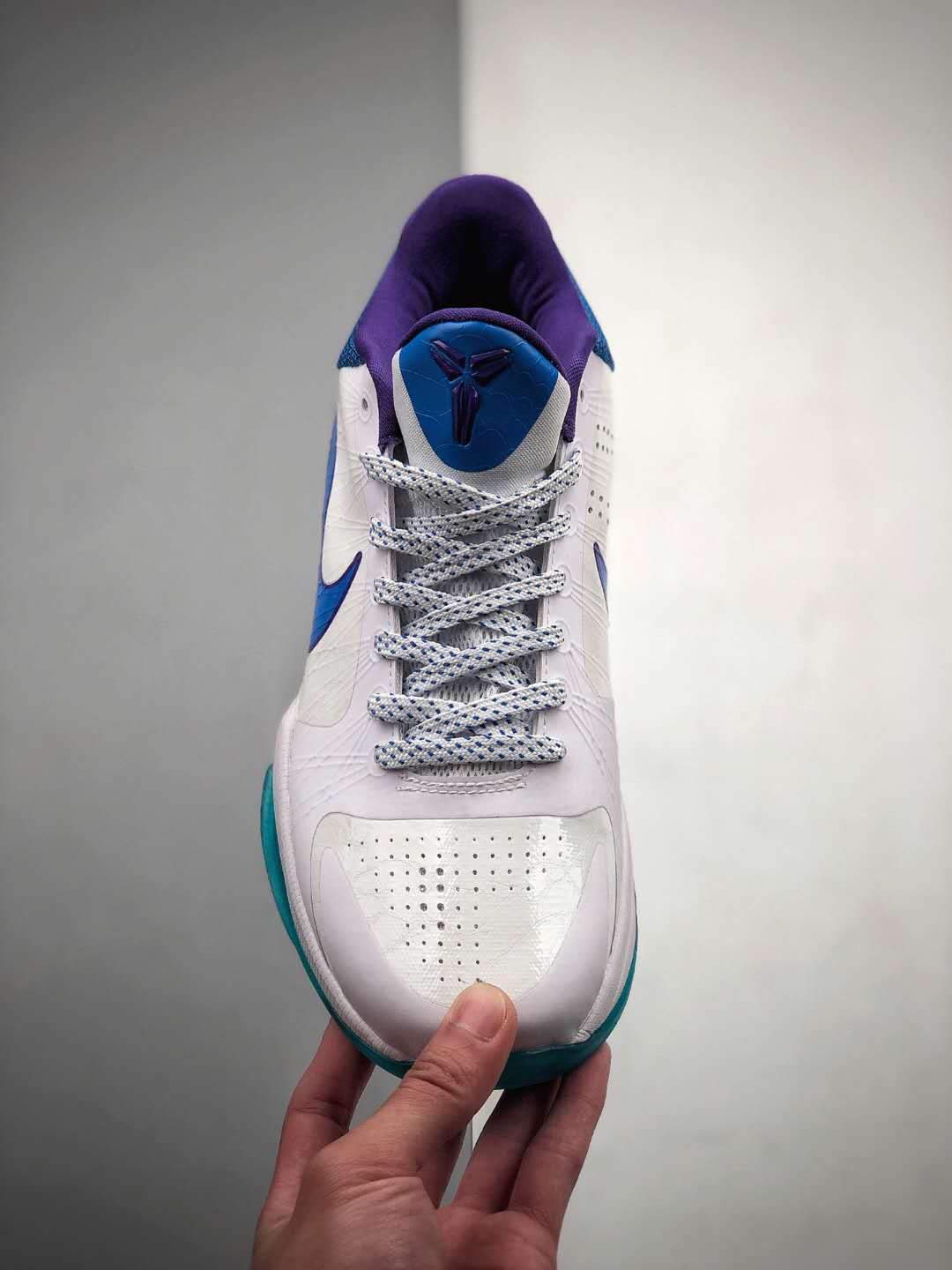 Nike Kobe 5 V Protro Hornets White Concord-Blue Lagoon - Shop Now!